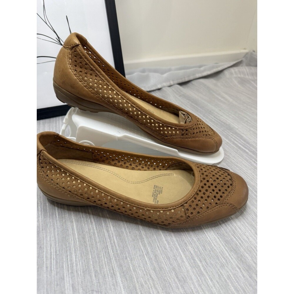 naturalizers Sz 8  women Picker flex ballet flats